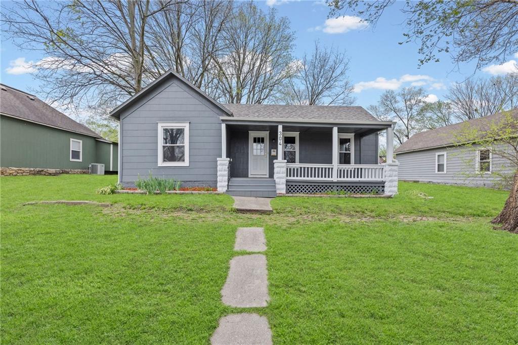 304 E Shawnee Street — photo
