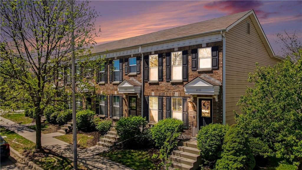 8156 N Oakley Unit 17-D Avenue — photo
