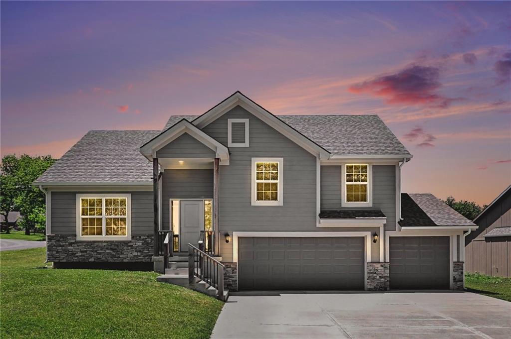 1301 W Concord Drive — photo