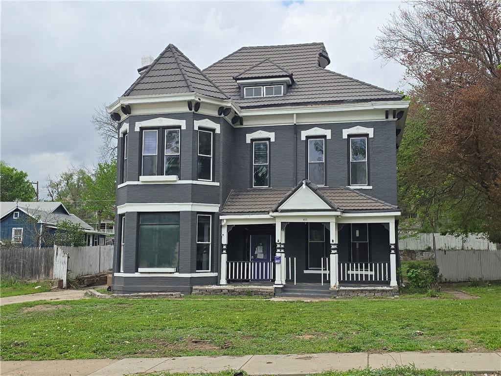 617 Parallel Street — photo