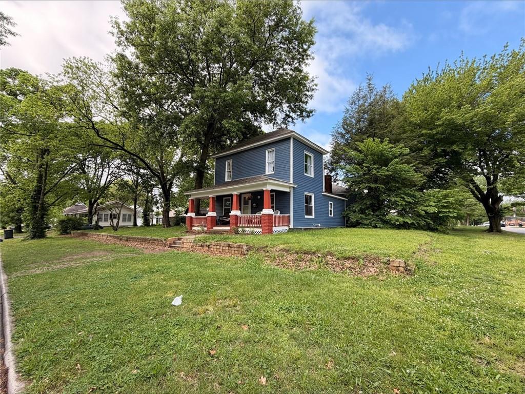 108 E Jefferson Street — photo