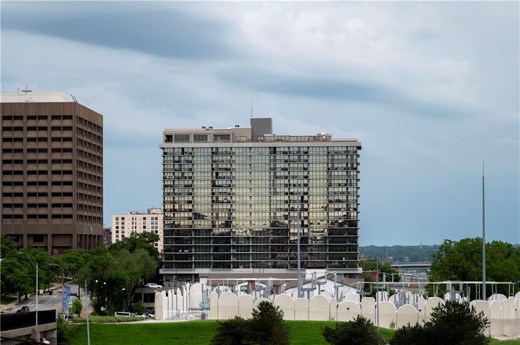 600 E Admiral Boulevard 604 — photo