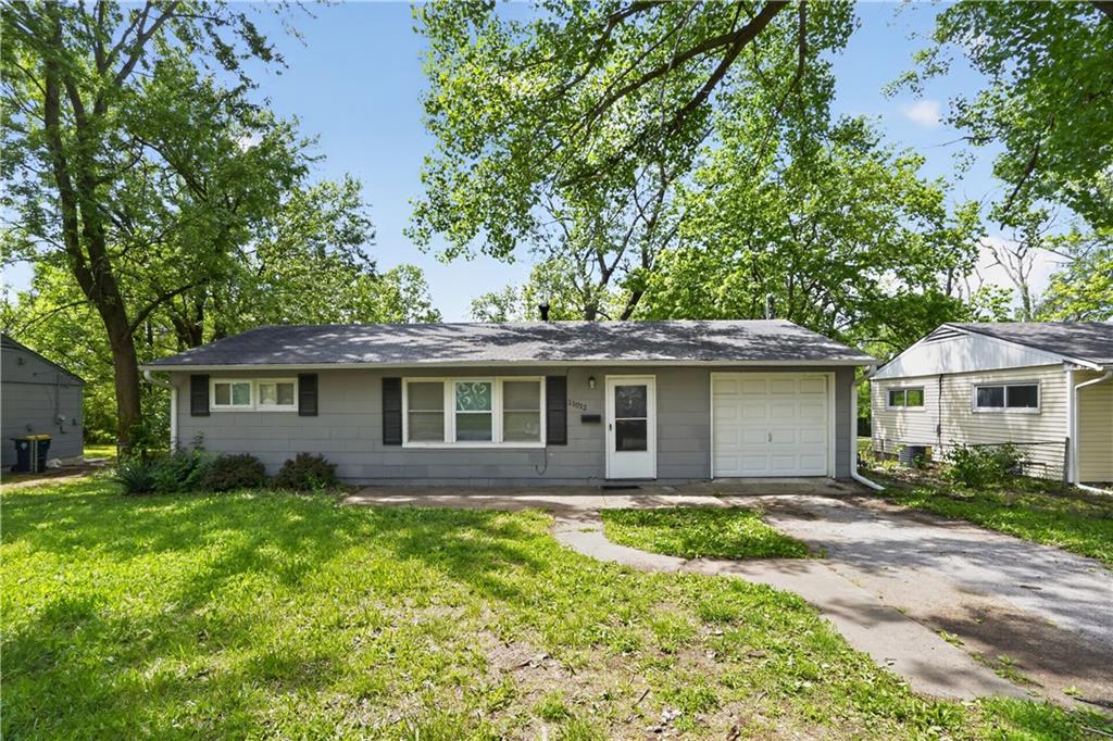 11012 Cambridge Avenue — photo