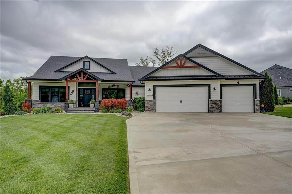 4 Black Hawk Drive — photo