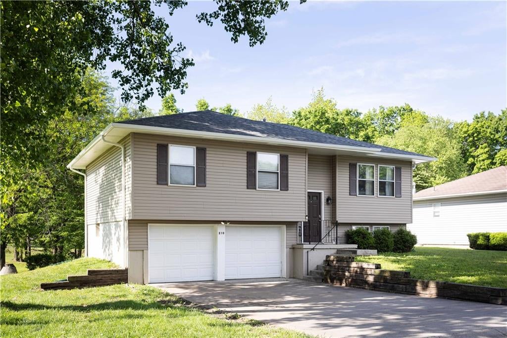 210 E Swisher Drive — photo