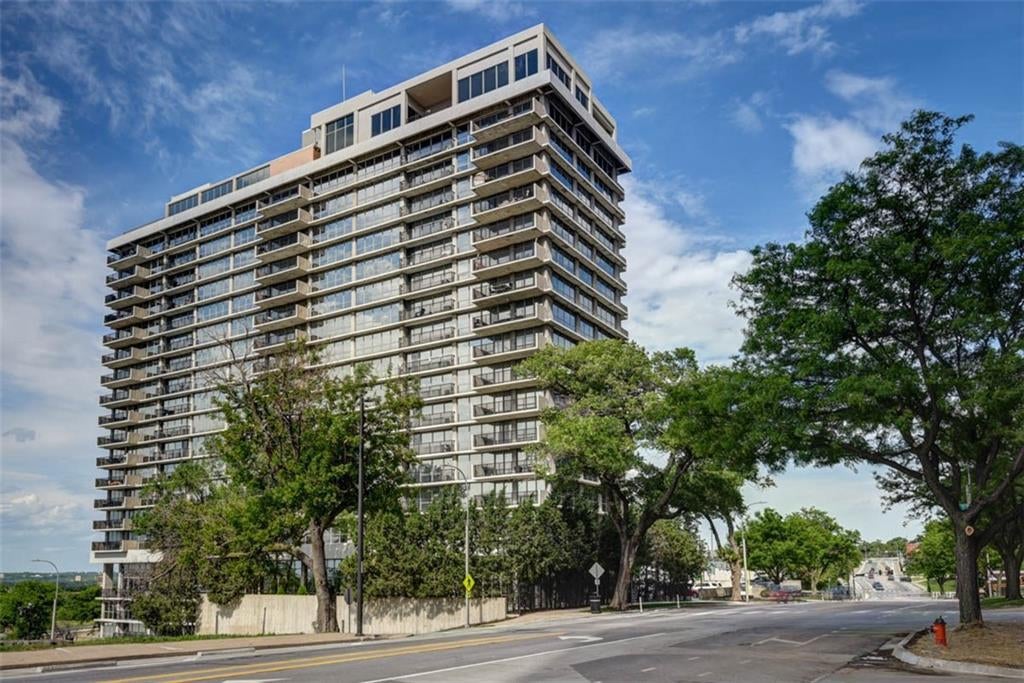 600 E Admiral Boulevard 305 — photo
