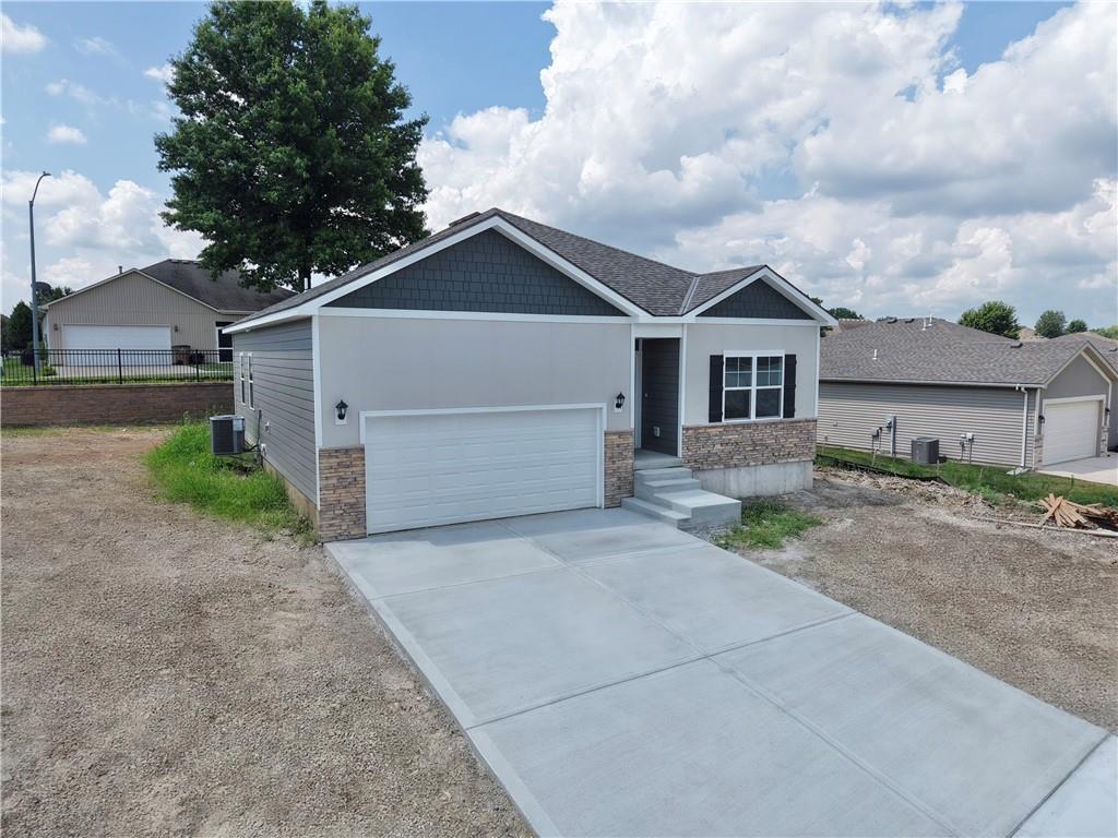 2211 Crestview Place — photo