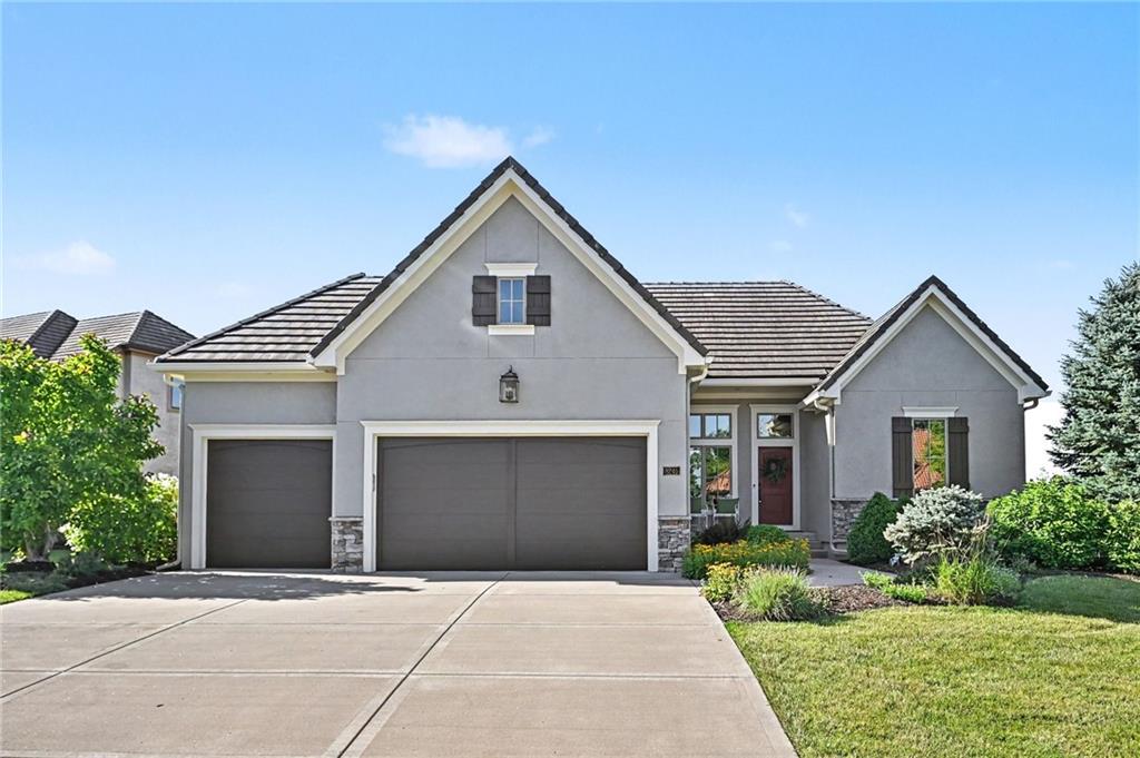 8245 Westlake Drive — photo
