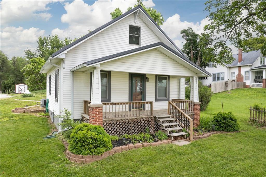 807 SE Grand Dd Highway — photo