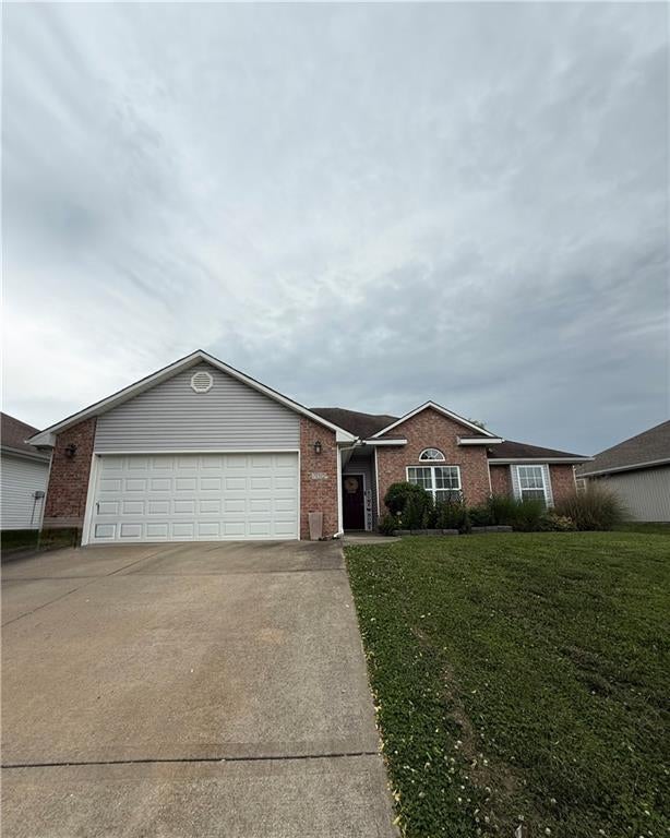 732 Iron Horse Drive — photo