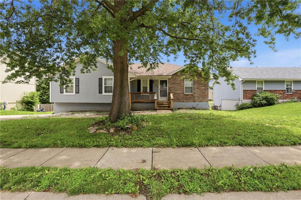 901 SW Foxtail Drive — photo