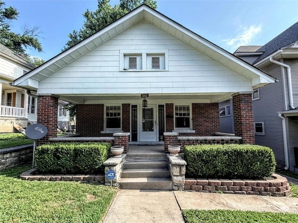 842 Barnett Avenue — photo