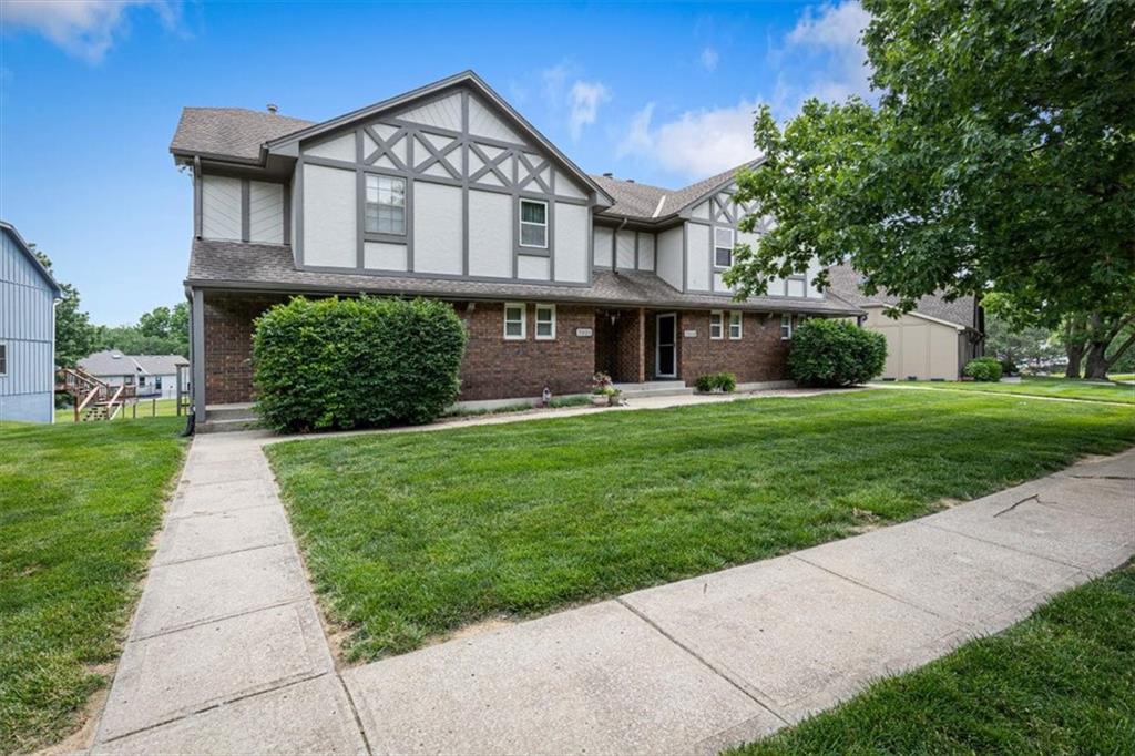 7019 N Fisk Court — photo