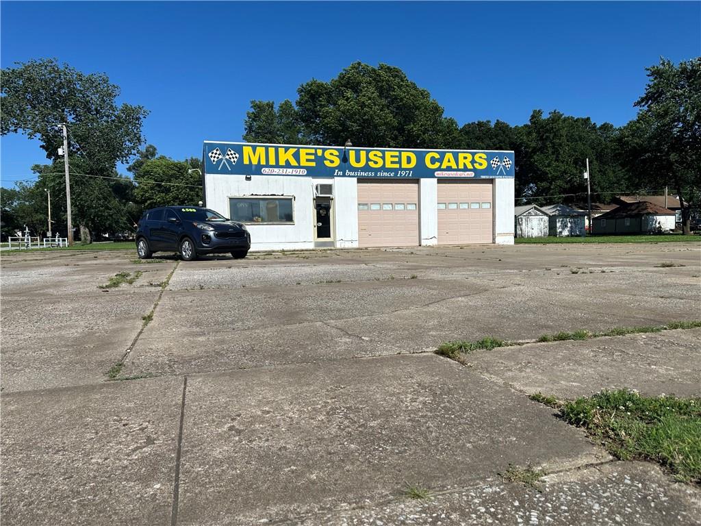1712 N Broadway Street — photo