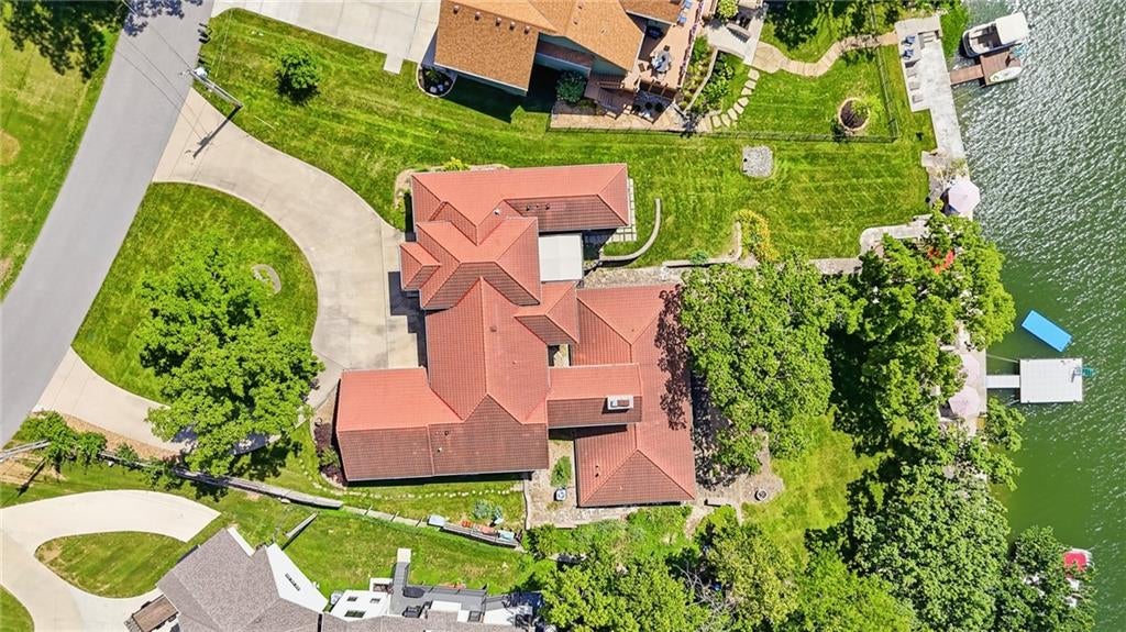 7810 NW Scenic Drive — photo