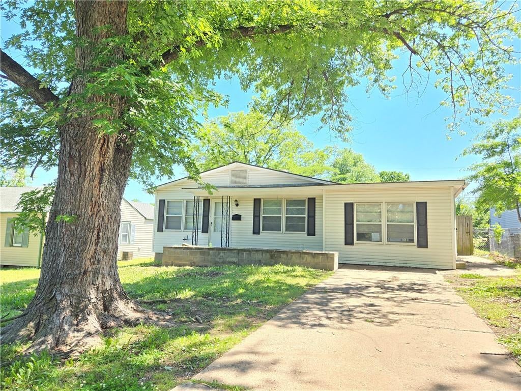 1309 W Martin Street — photo