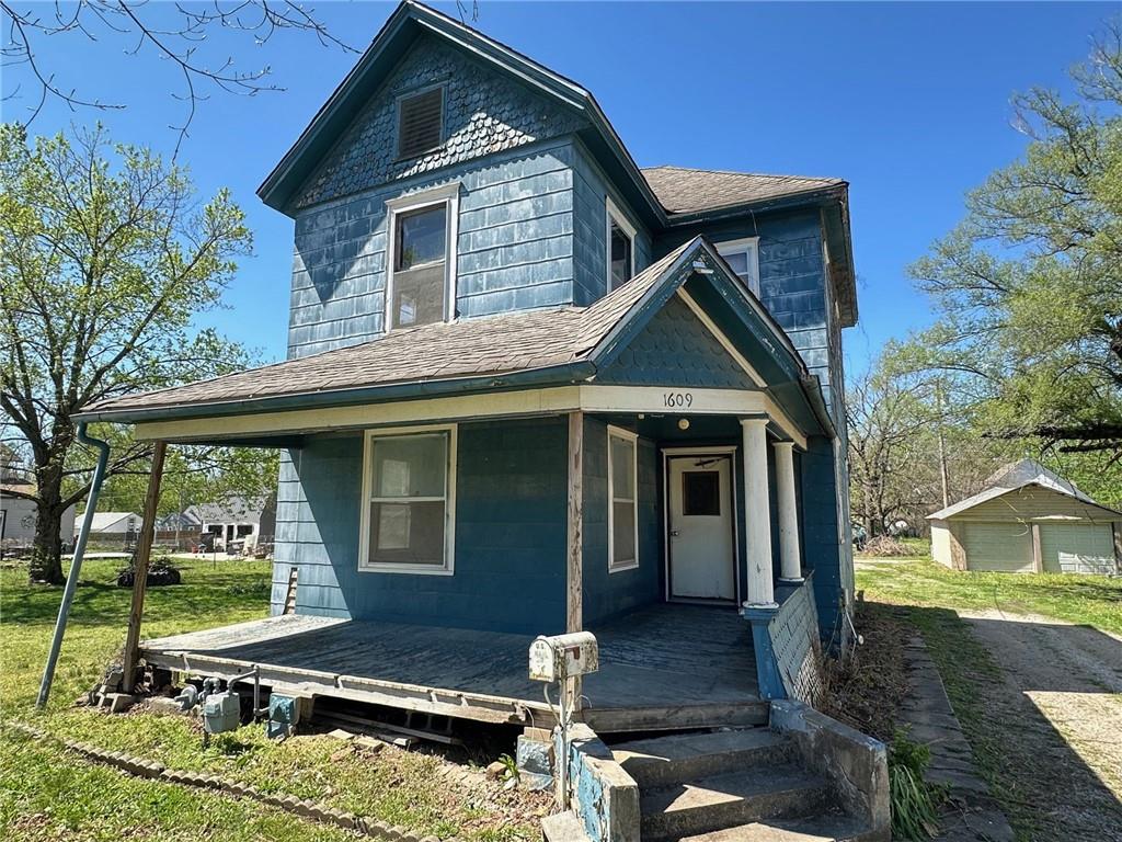 1609 S Evergreen Avenue — photo