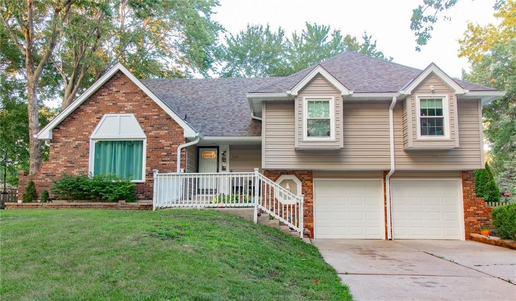 1139 NE Clubhouse Court — photo