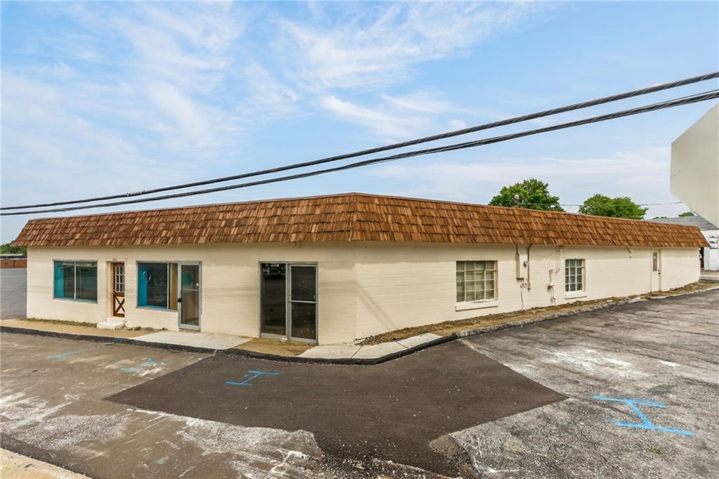 902 W Liberty Drive — photo