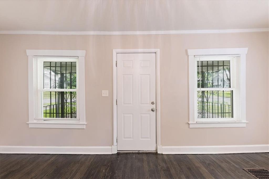 Home in Kansas City, MO 64130 — photo 2