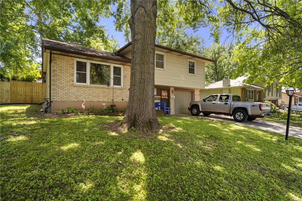 1729 N McCoy Street — photo