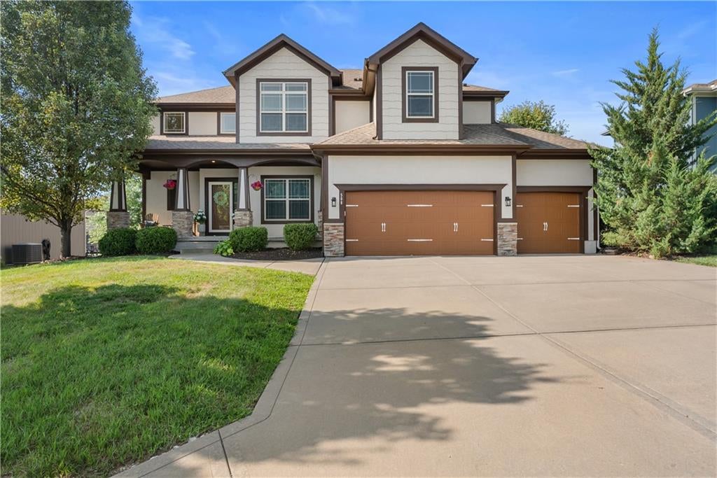 508 SW Lake Side Drive — photo