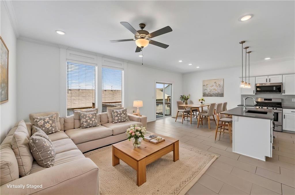 7401 Aaron Street — photo