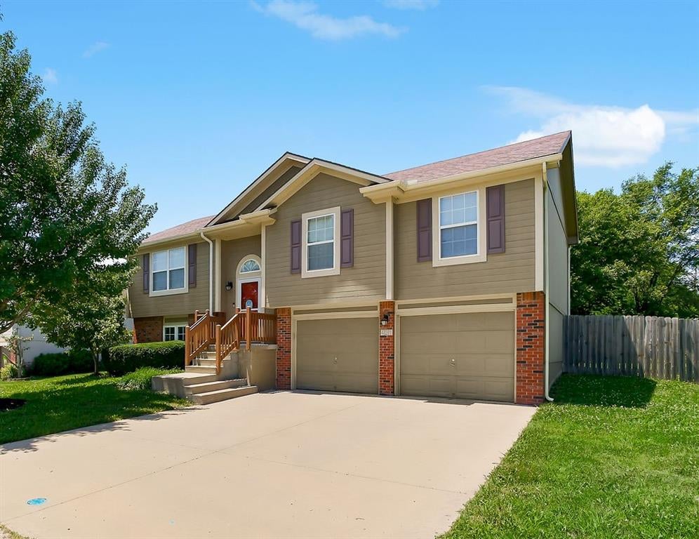421 Golfview Drive — photo