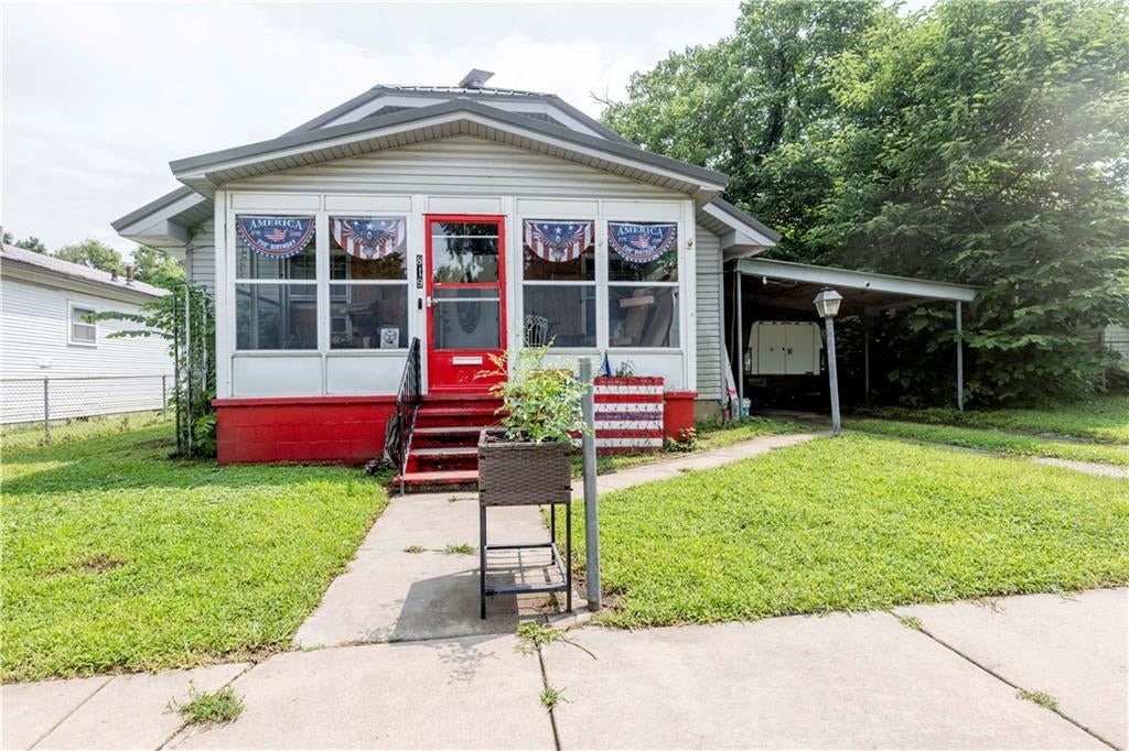 819 E Poplar Street — photo