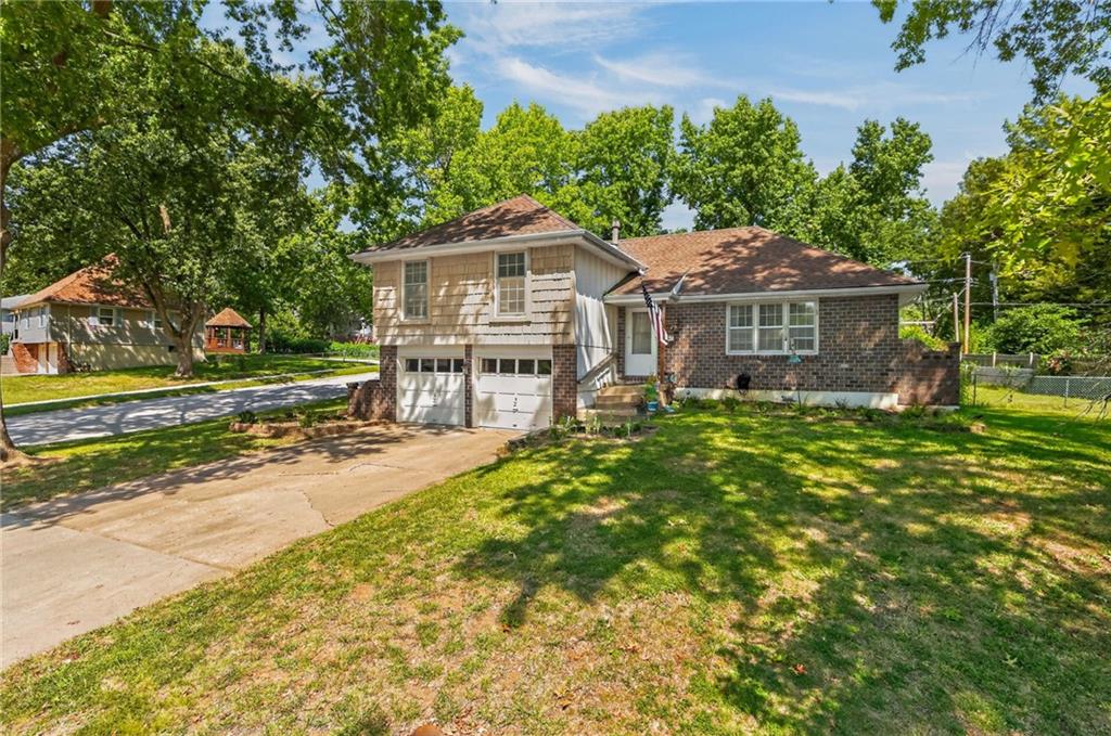418 SW Sunset Drive — photo