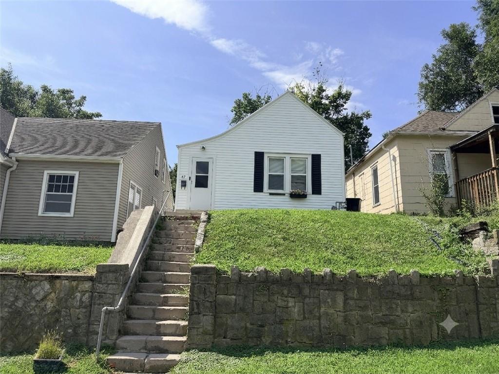 114 E Highland Avenue — photo