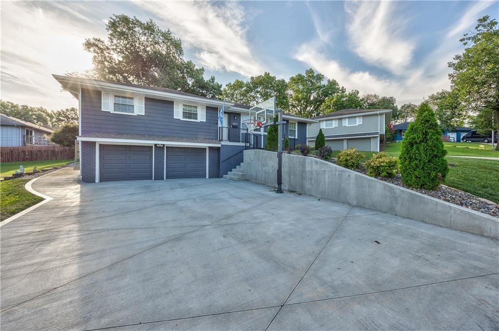 10717 McGee Street — photo