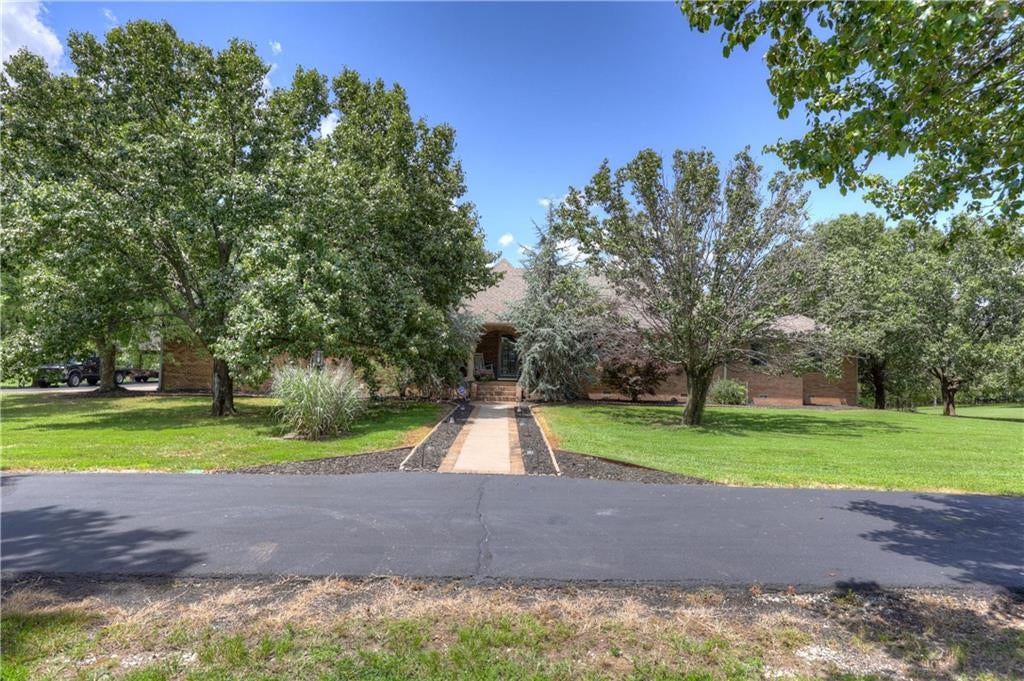 1426 E State Line Road — photo