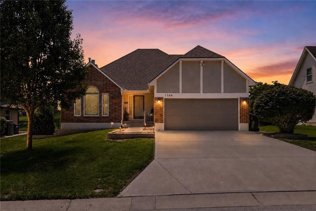 1306 SW Stonecreek Drive — photo