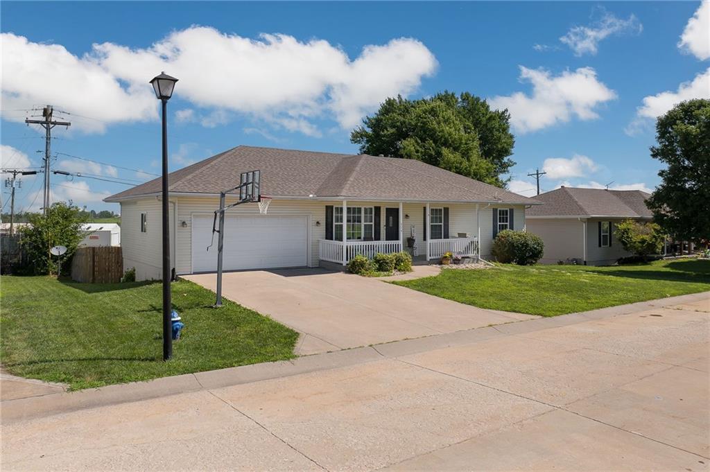 714 Harris Lane — photo