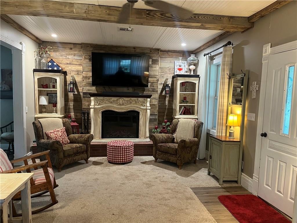 212 S Elm Street — photo
