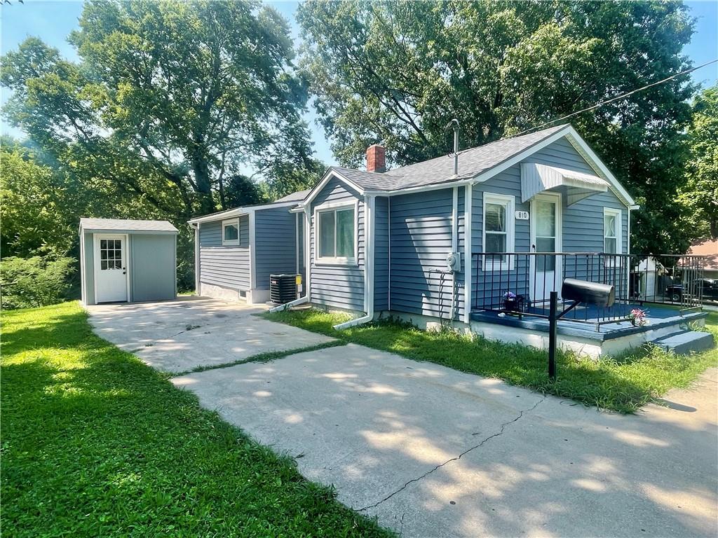 810 N Grand Avenue — photo