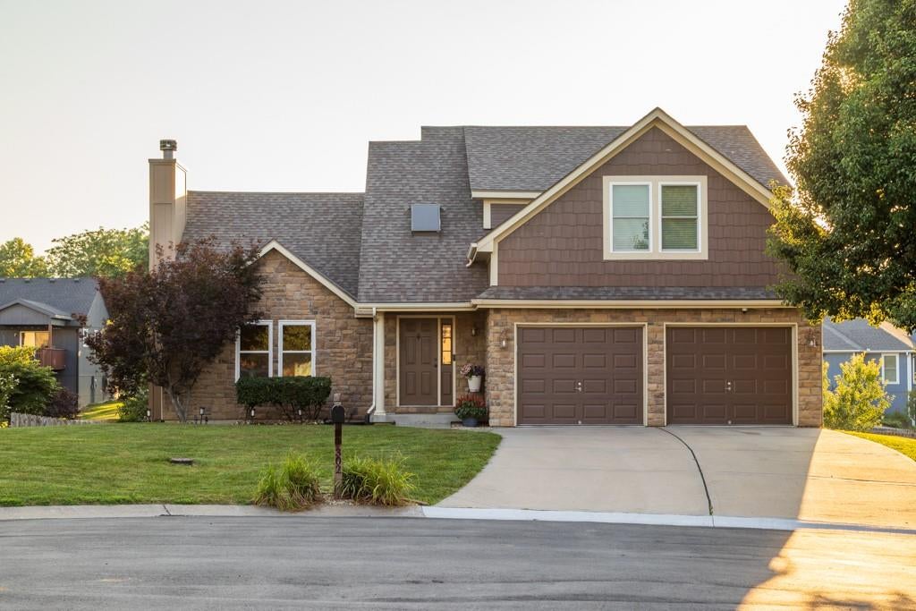 302 SW Bobcat Circle — photo