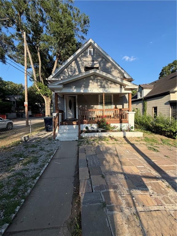 301 Myrtle Avenue — photo