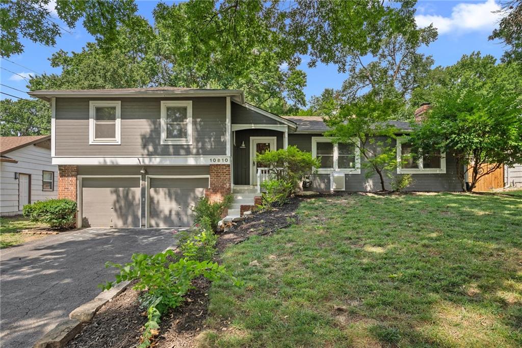 10810 Oak Street — photo