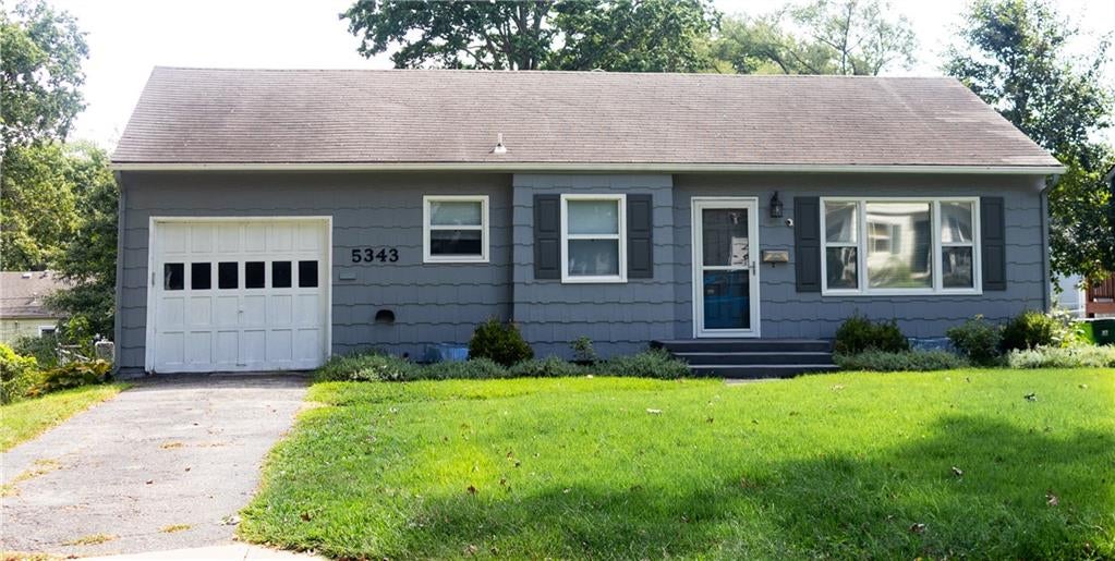 5343 Briar Street — photo