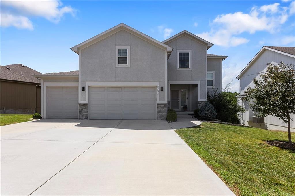8492 Valley Spring Drive — photo