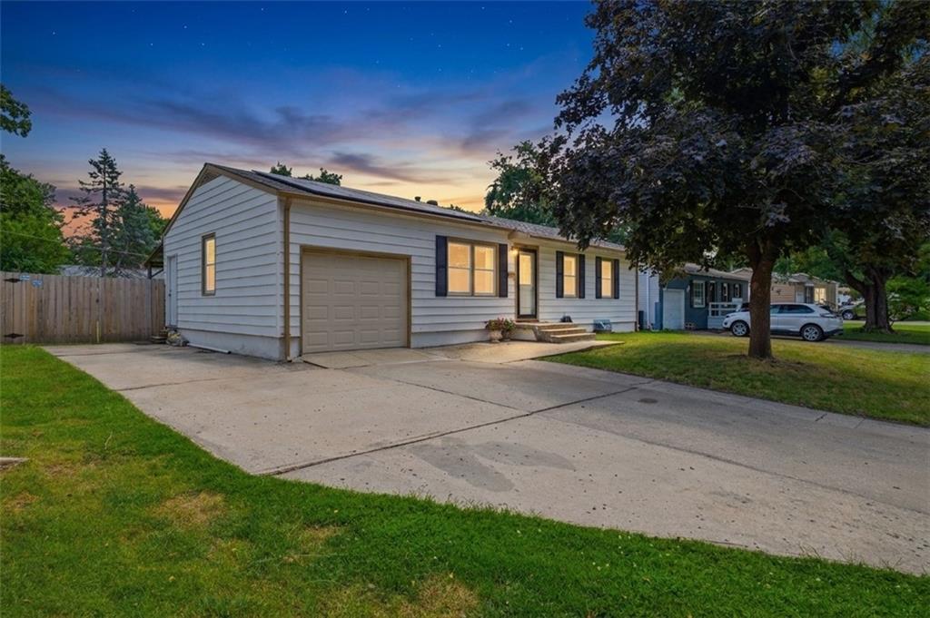 1211 N Cedar Crest Drive — photo