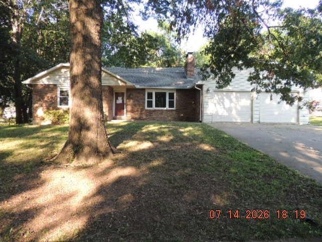 1005 Lisa Lane — photo