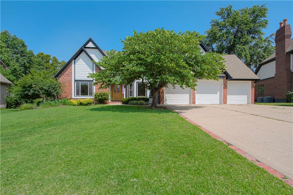 2452 NW Valley View Drive — photo