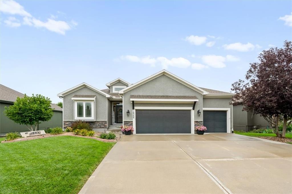 16366 S Laurelwood Street — photo