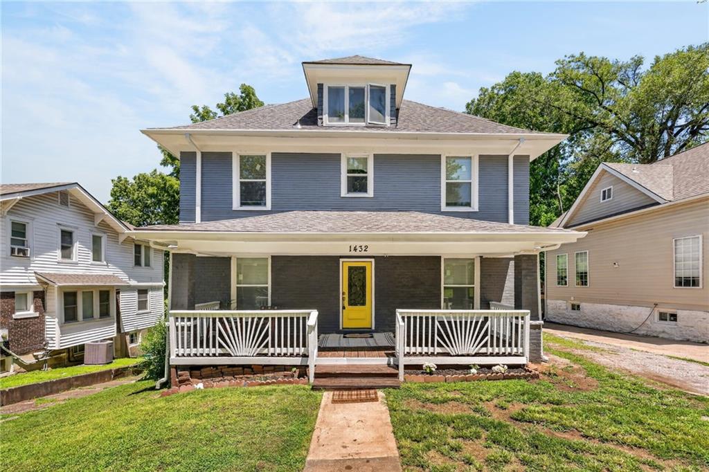 1432 W Walnut Street — photo