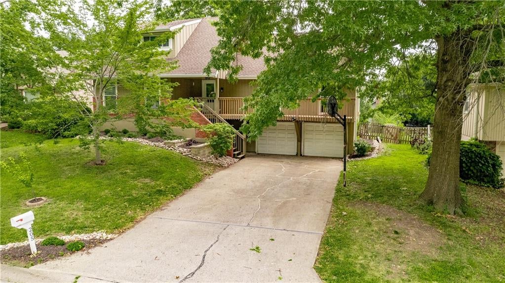205 NE Noeleen Lane — photo