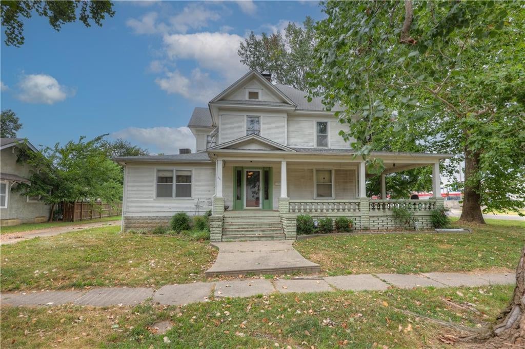 301 W Pine Street — photo