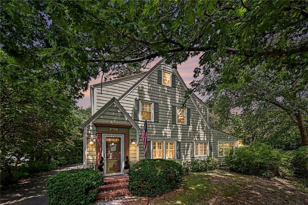 2705 Lovers Lane — photo
